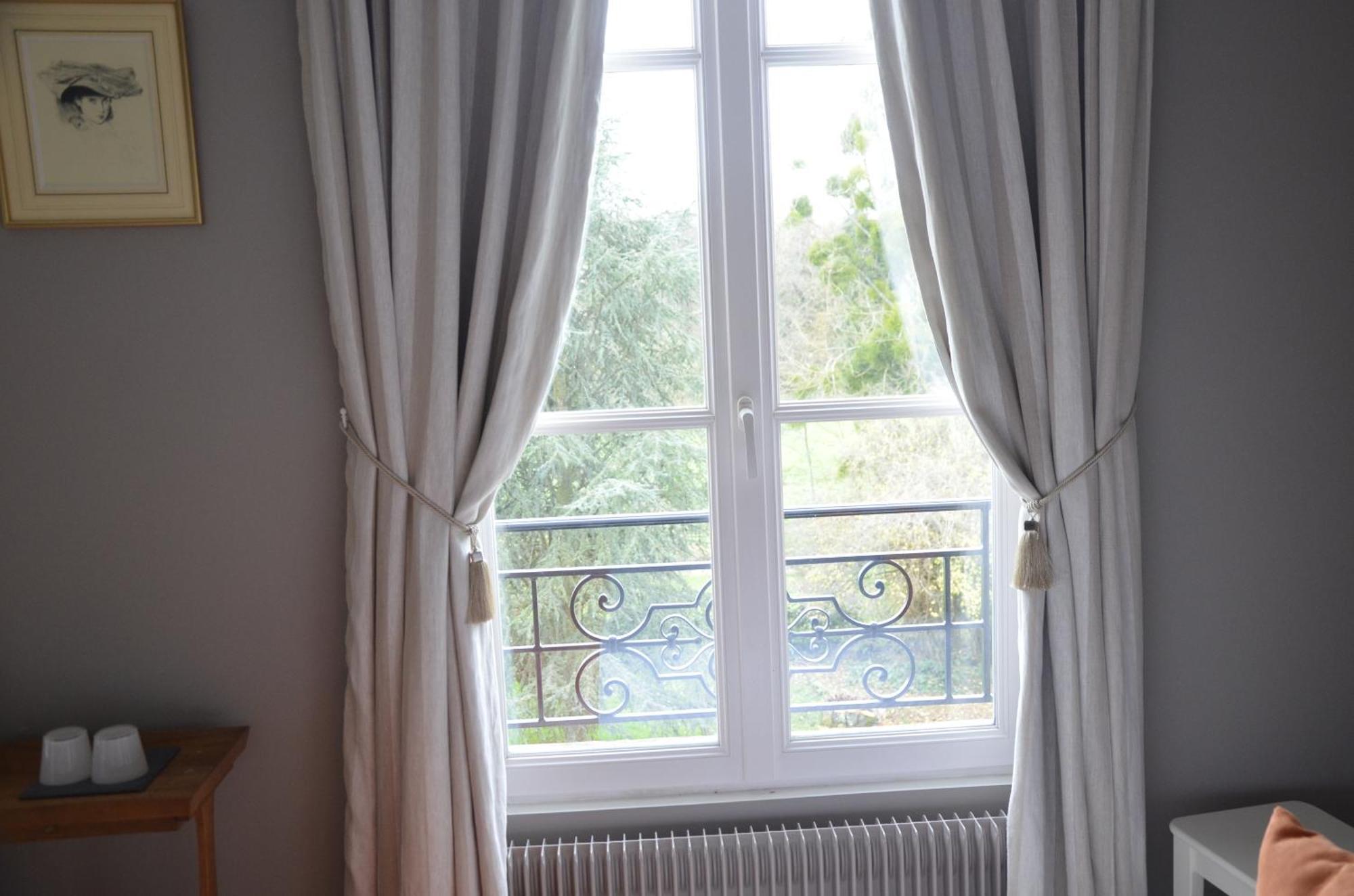 بريتفيل - سور - أودون Chambres D'Hotes Du Bas Manoir الغرفة الصورة