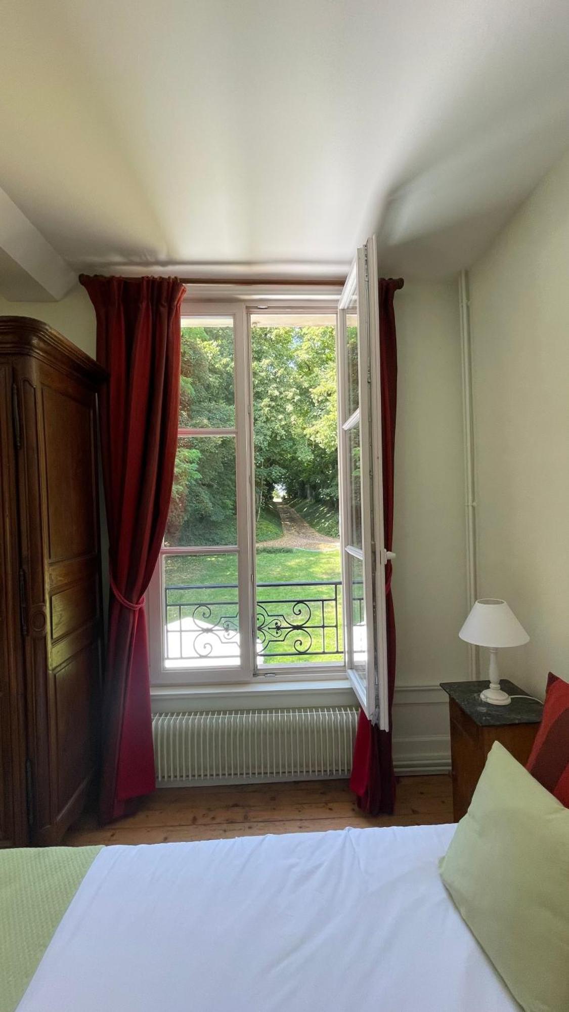 بريتفيل - سور - أودون Chambres D'Hotes Du Bas Manoir المظهر الخارجي الصورة